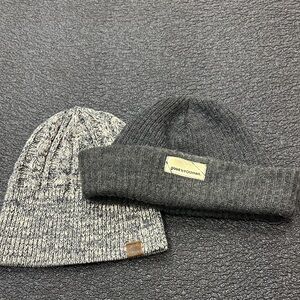 Roots Two-Pack Men's Beanie Set in Charcoal and Heather Gray